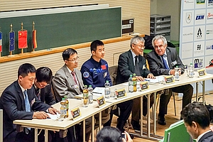 Mitglieder der chinesischen Delegation auf dem Podium
(Bild: privat)